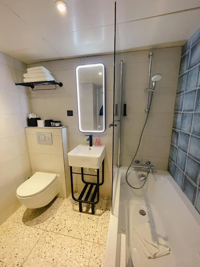 De L'esperance 4*